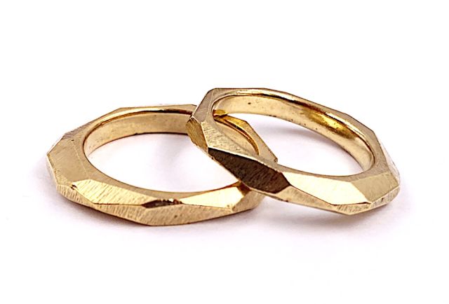 Ringe mit Kristallflächen, Silber, gelbgold vergoldet.